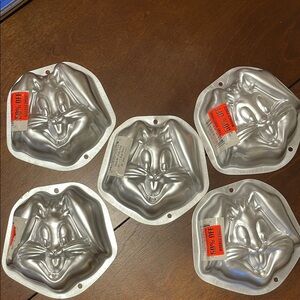 Bugs Bunny Cake Pans Set of 5
